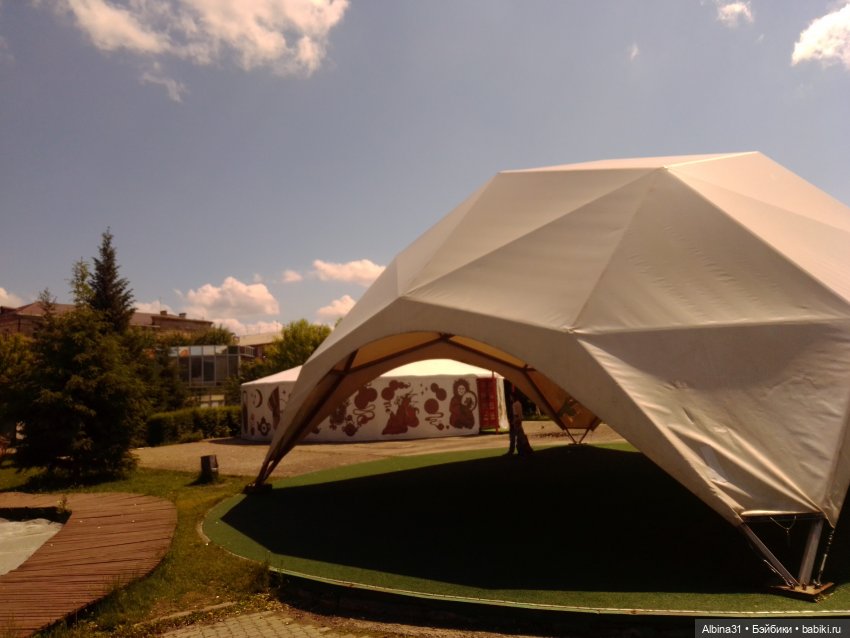 Городские зарисовки...Троя и Гагарина, парки 2024 год (фото 4)