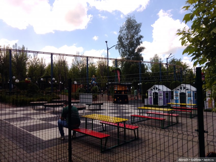 Городские зарисовки...Троя и Гагарина, парки 2024 год