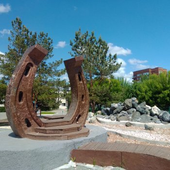 Городские зарисовки...Троя и Гагарина, парки 2024 год