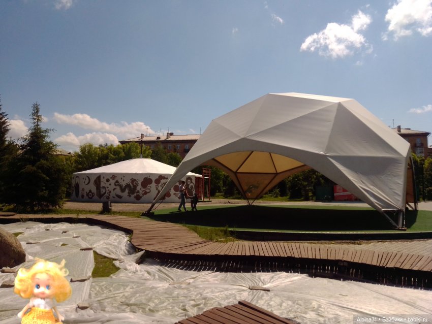 Городские зарисовки...Троя и Гагарина, парки 2024 год (фото 3)