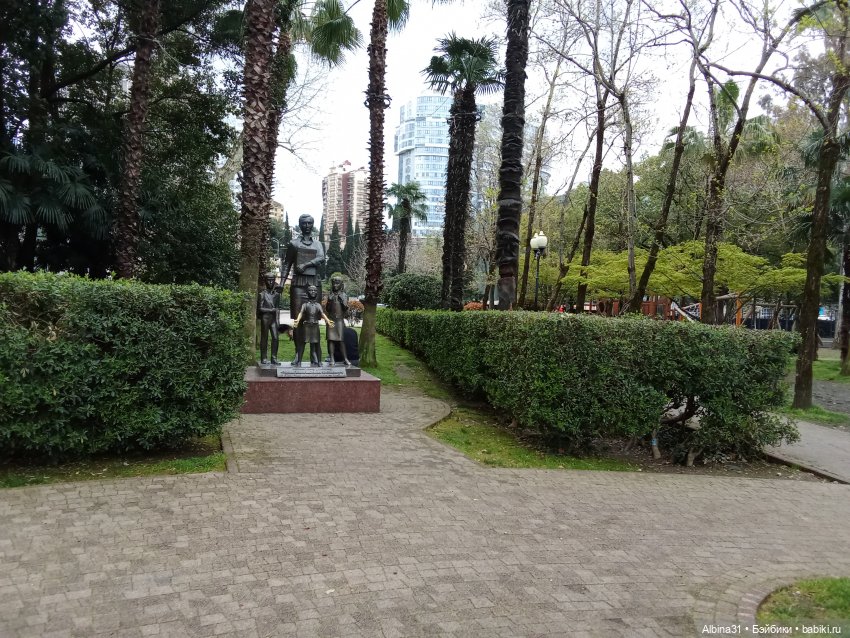 Сочи. Море и цветы (начало)