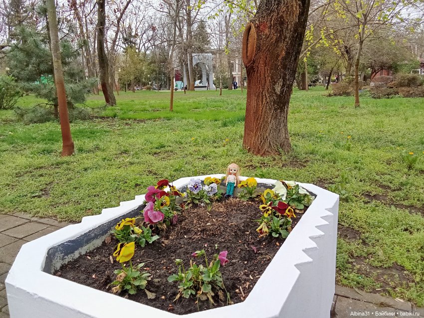 Краснодар. Парк 2025 год — Разные шарнирные куклы (не БЖД): редкие