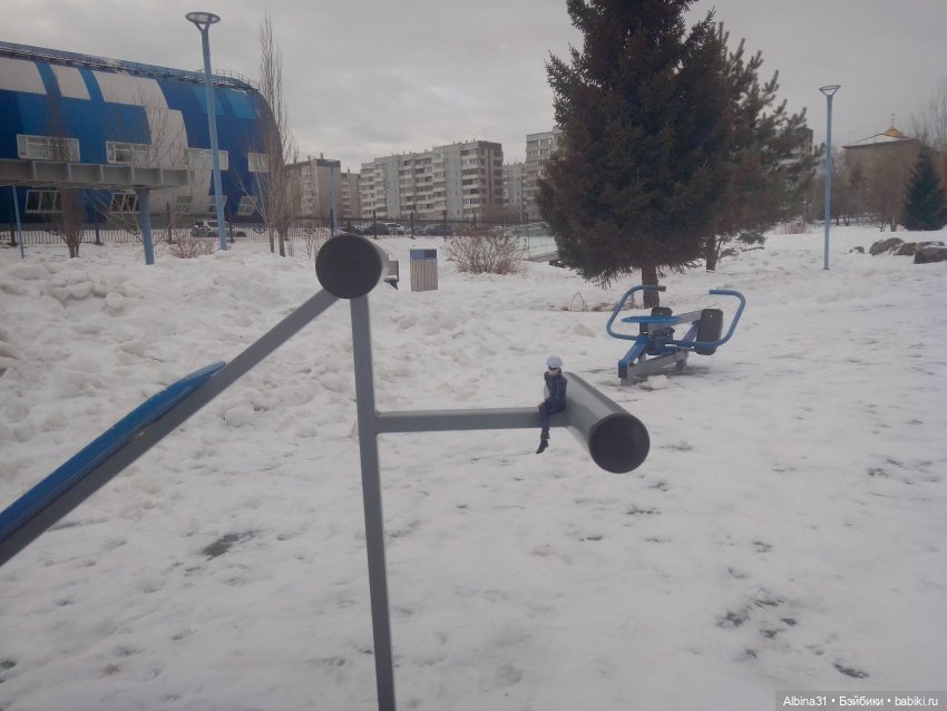 Зимний парк — Игровые куклы разных производителей (Разное): редкие бренды