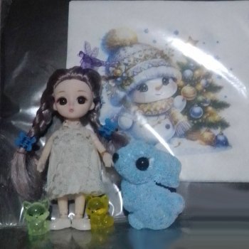 Игрушки и немного небо