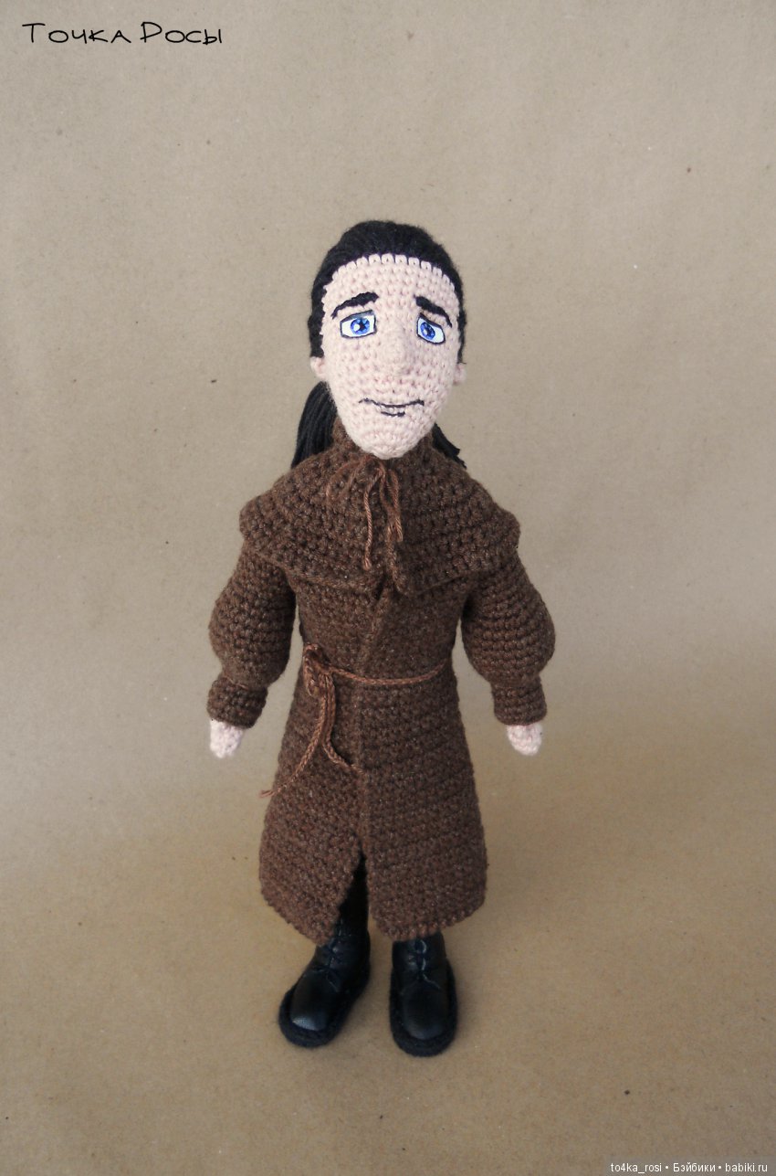 Чумной доктор. Вязаная кукла на каркасе (фото 9)