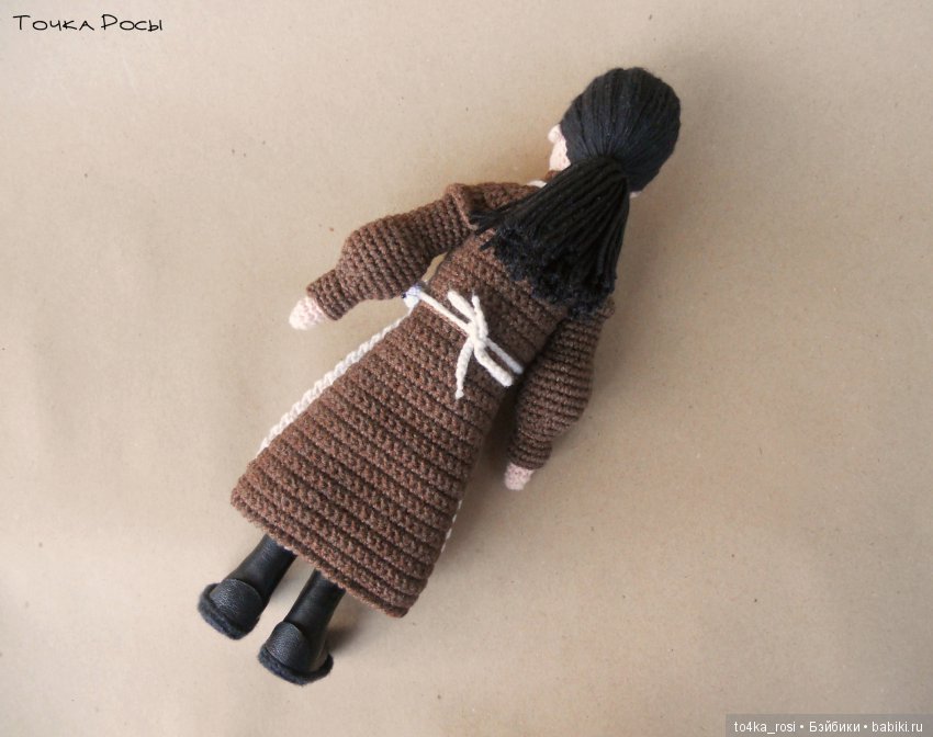 Чумной доктор. Вязаная кукла на каркасе