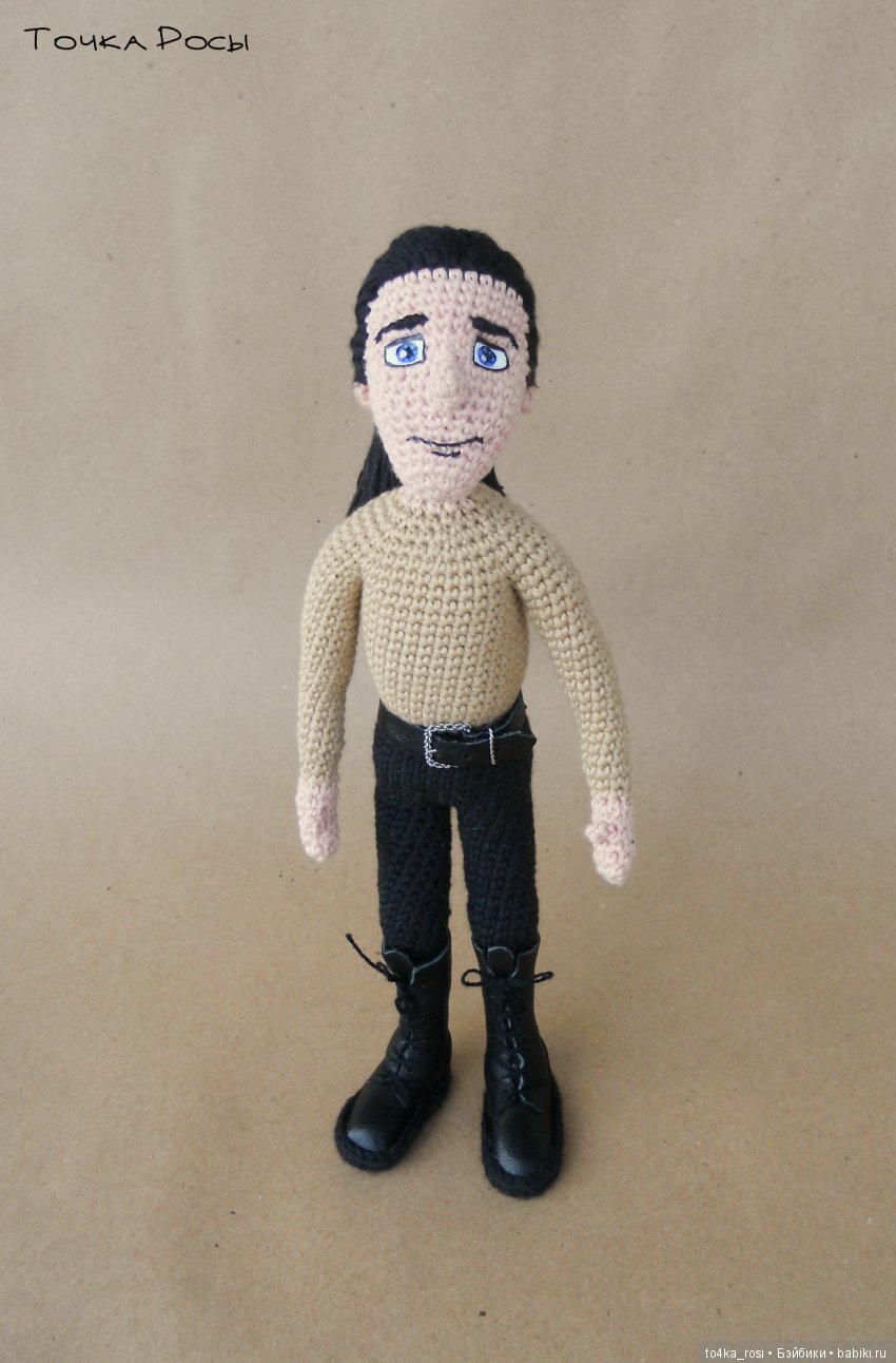 Чумной доктор. Вязаная кукла на каркасе