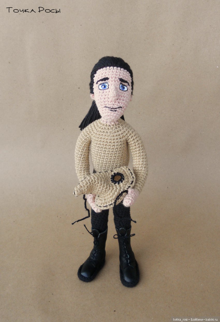 Чумной доктор. Вязаная кукла на каркасе (фото 3)