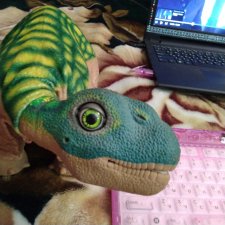 Зеленоглазый динозаврик Ранго
