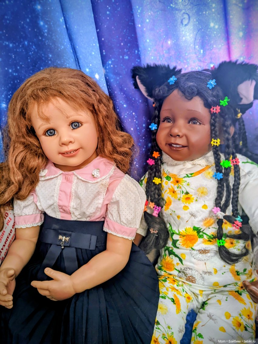 Девчачья компания приветствует новенькую (фото 5)