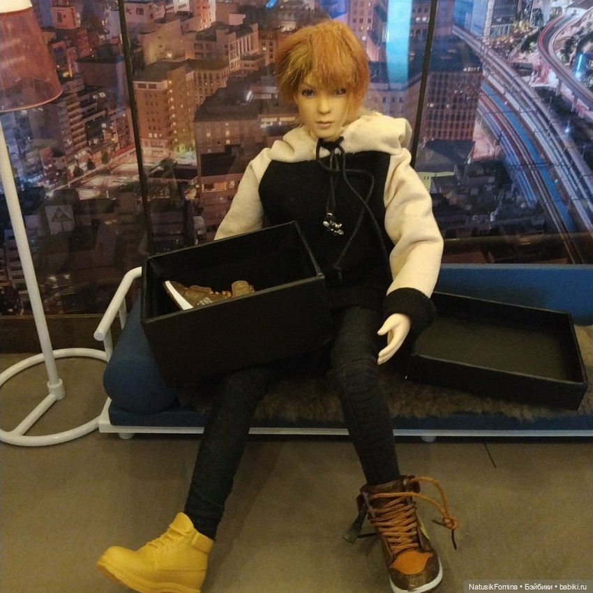 Брелочная куклообувь прибыла - примеряет Наото (Обицу) (фото 3)