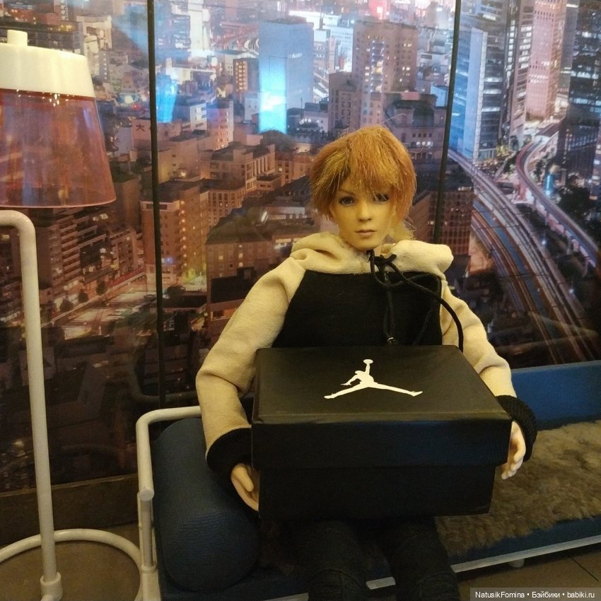 Брелочная куклообувь прибыла - примеряет Наото (Обицу)