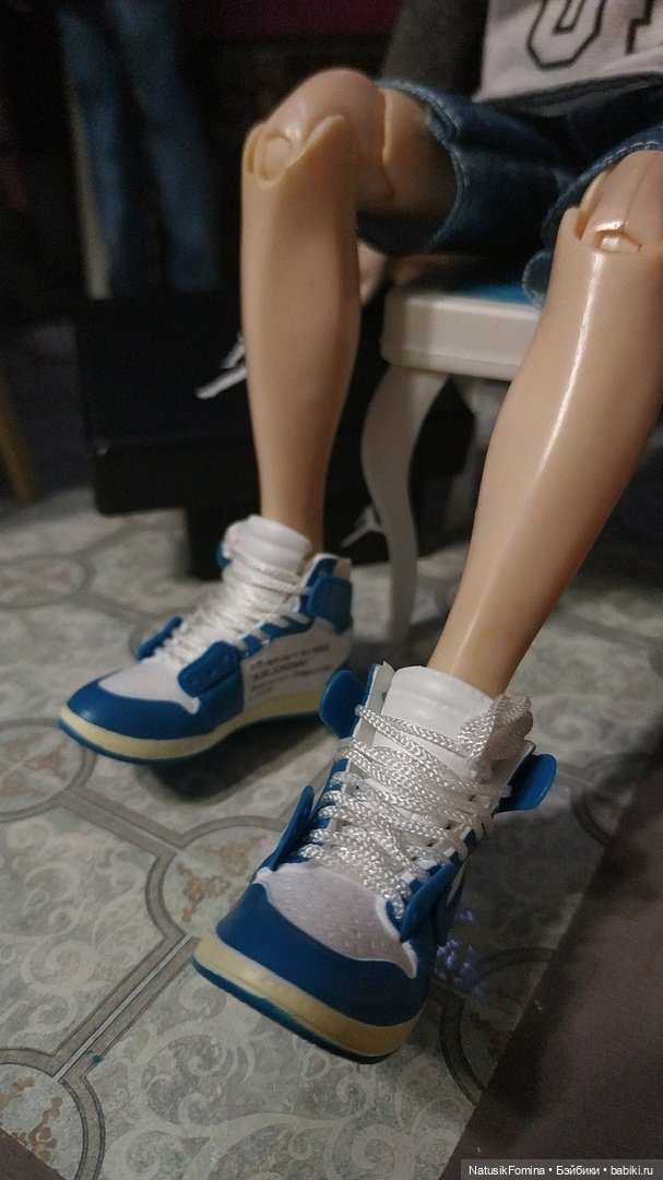 Брелочная куклообувь - 2: примеряют парни на телах «DBS», «Taeyang» и «BTS» (фото 7)