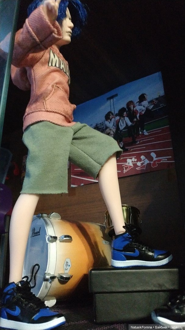 Брелочная куклообувь - 2: примеряют парни на телах «DBS», «Taeyang» и «BTS» (фото 2)