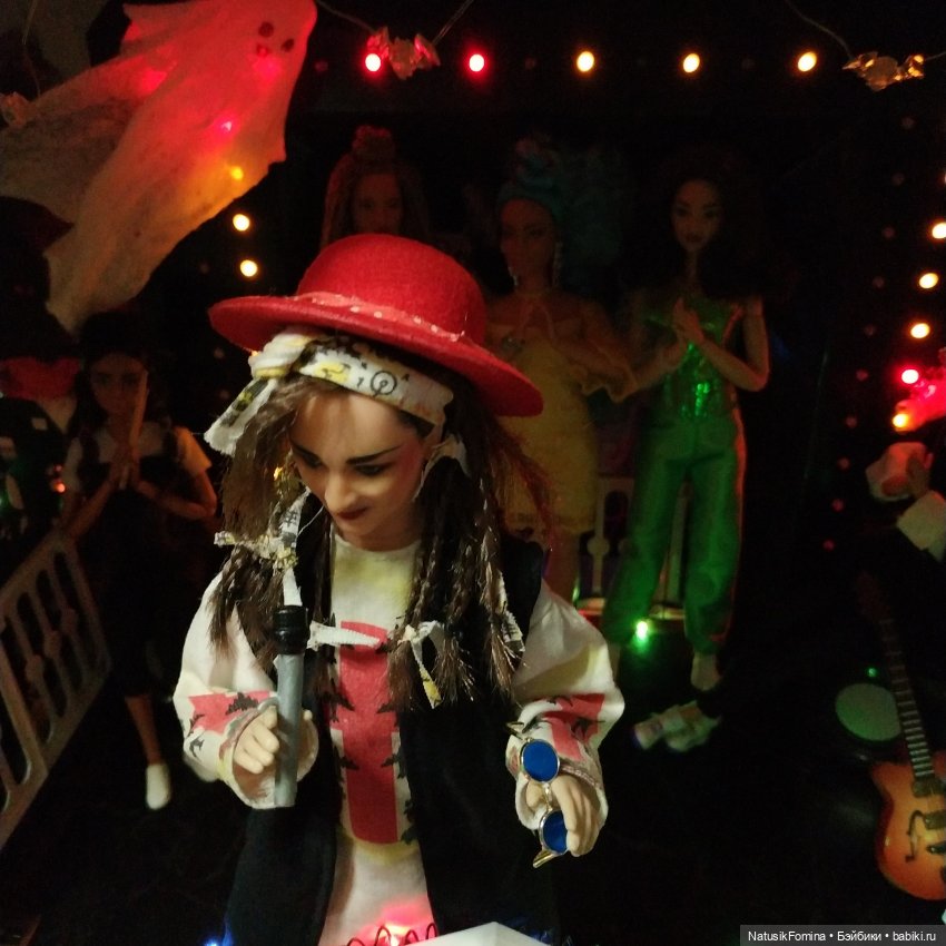 Новогодняя телепрограмма на Бэйбиках. Мелодии и ритмы зарубежной эстрады. Бой Джордж (фото 6)