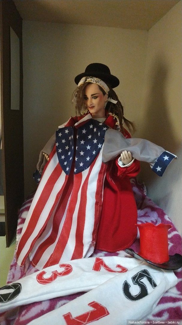 Новогодняя телепрограмма на Бэйбиках. Мелодии и ритмы зарубежной эстрады. Бой Джордж