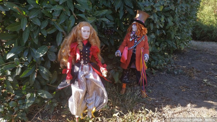 Алиса и Безумный Шляпник в одном чудесатом месте (фото 2)