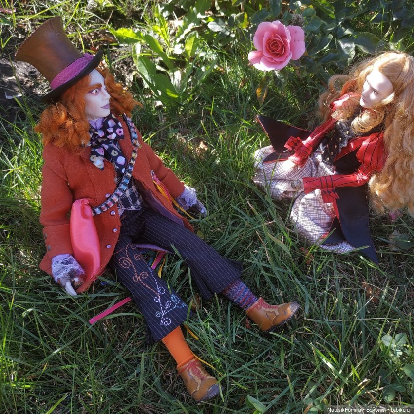 Алиса и Безумный Шляпник в одном чудесатом месте