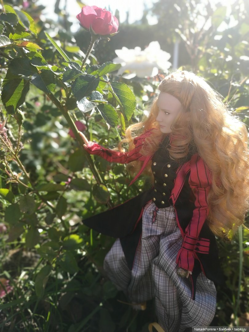 Алиса и Безумный Шляпник в одном чудесатом месте