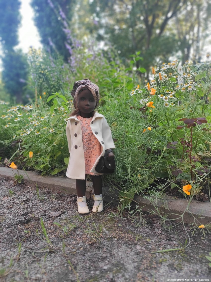 Выгулять белое пальто и немножко гетто😆