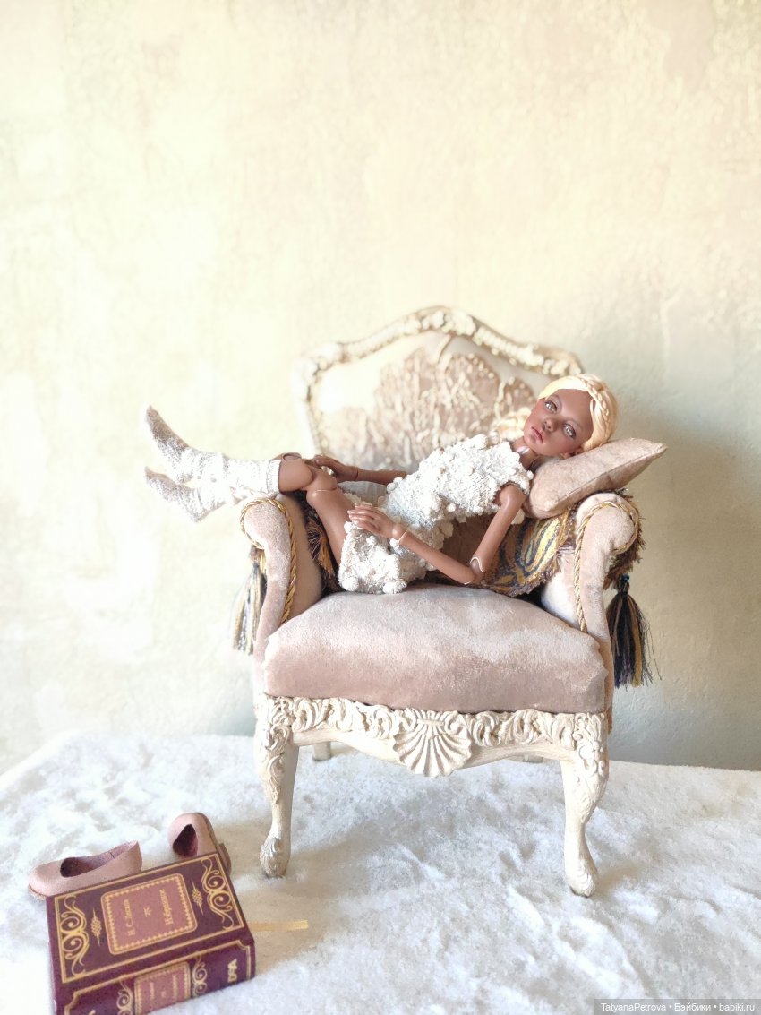 - Наружу? На какую такую ружу? 😆