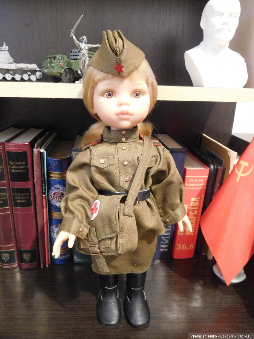 Кукла военного времени. Кукла в военной формеме. Кукла Военная медсестра. Военная форма медсестры для куклы. Коллекционная кукла военный.