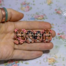 Мышата в орешках