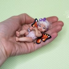 Малышка Бабочка прилетела познакомиться