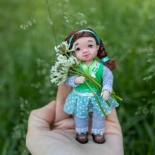 Подвижная малышка