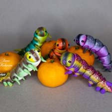 Новая компания шарнирных гусеничек