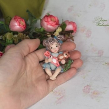 Подвижная Дюймовочка в корзинке