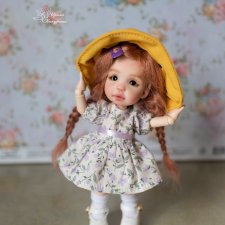 Девочка с косичками