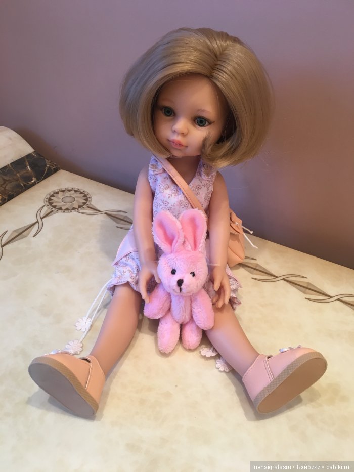 Обзор: Карла с каре и зелеными глазами от Paola Reina