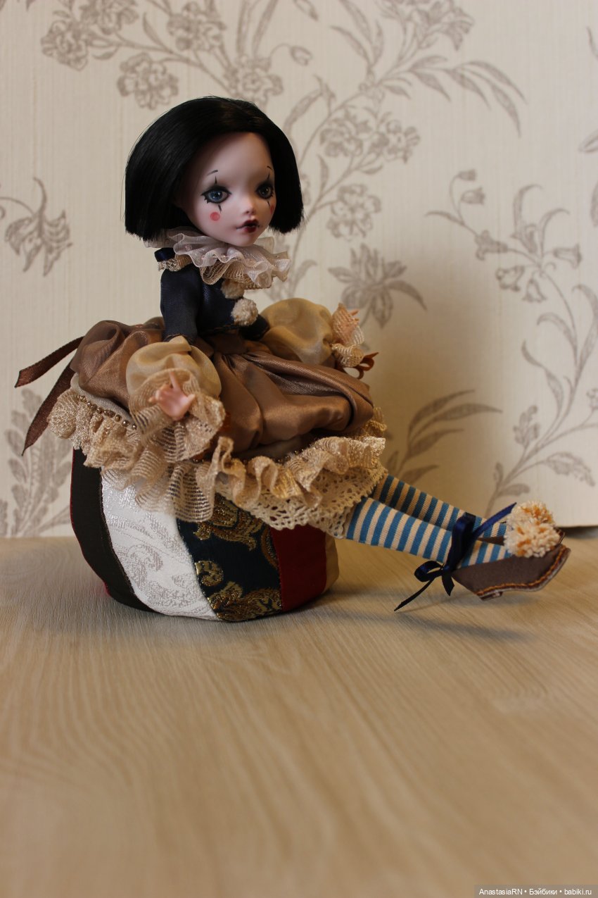 История трёх девчонок из Школы Монстров. Запись 2. Лора (фото 10)