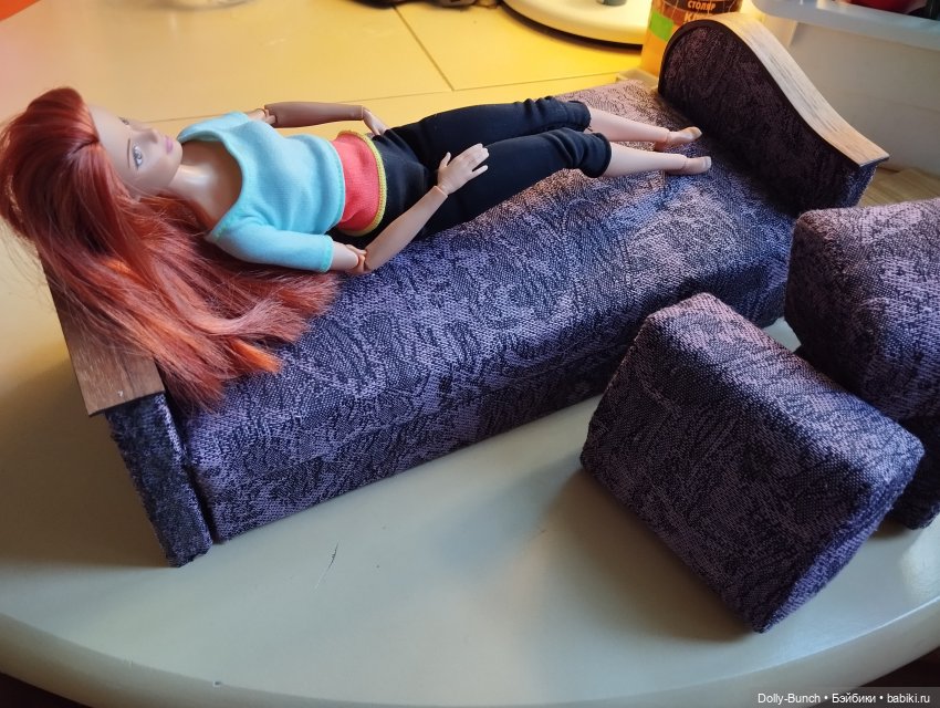 Сиреневый дива-аан над нами проплыва-ааает