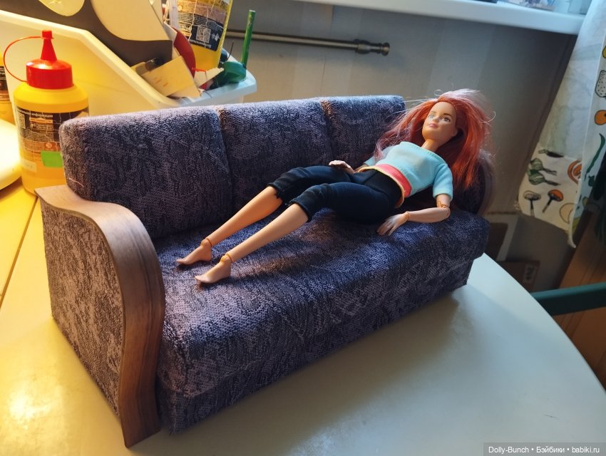 Сиреневый дива-аан над нами проплыва-ааает