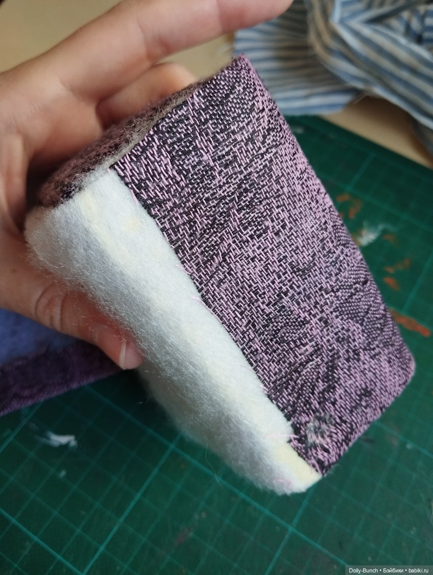 Сиреневый дива-аан над нами проплыва-ааает