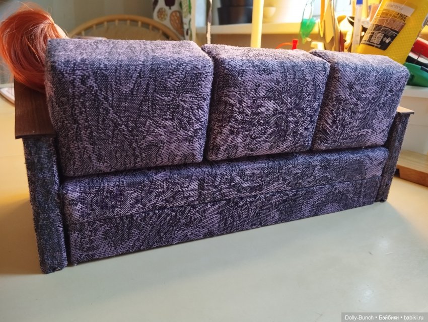 Сиреневый дива-аан над нами проплыва-ааает