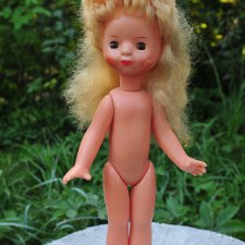 Помогите опознать винтажных куколок с дачного чердака