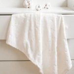 Новые пледы 75*100 см (розовый и молочный)