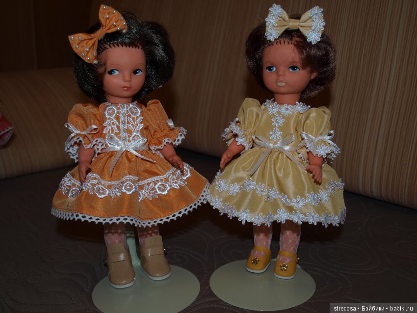 Бантики, чулочки, платьица, или как мне помогли одеть моих любимиц