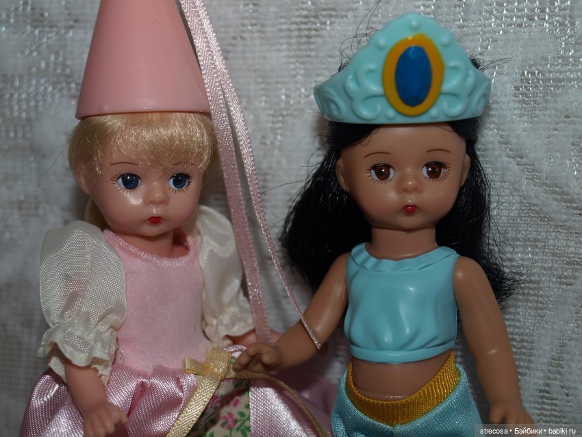 Такие одинаковые разные куколки