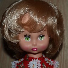 Пошла гулять - вернулась с куклой.