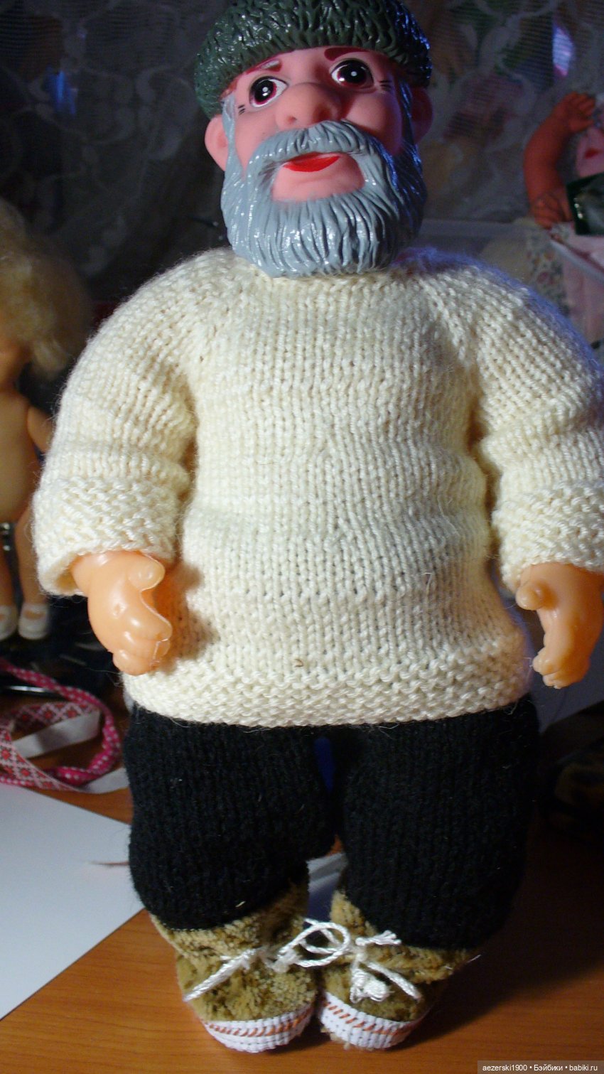 Бабушка рядышком с дедушкой (фото 3)