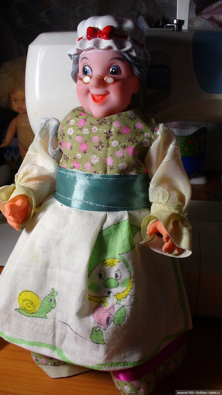 Бабушка рядышком с дедушкой (фото 5)