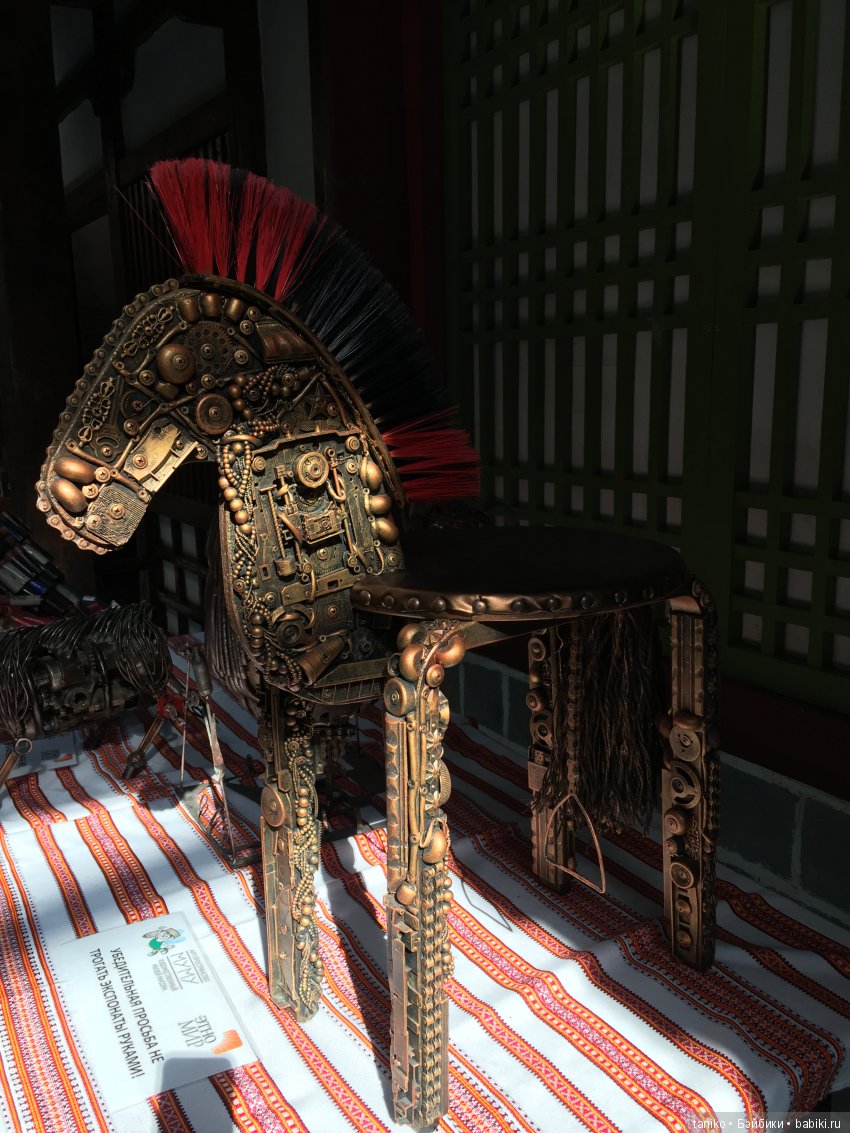 Одна из удивительных скульптур.