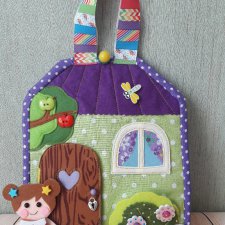 Кукольный домик-сумочка из фетра. Еще один вариант текстильной игрушки для маленькой принцессы