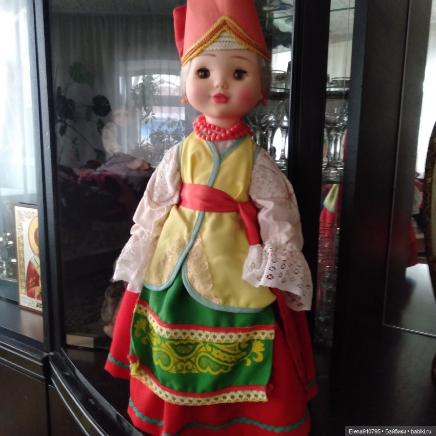Сколько же их должно быть в линейке. Куклы 8 Марта -этнические костюмы (фото 7)
