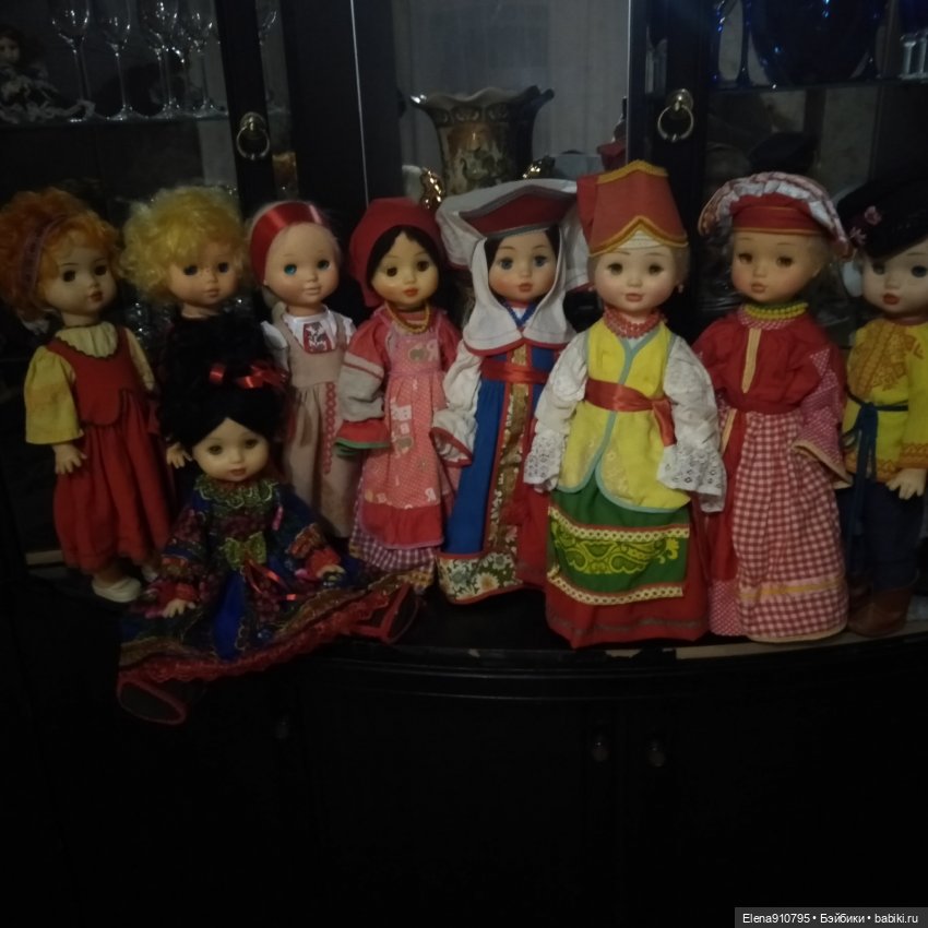 Сколько же их должно быть в линейке. Куклы 8 Марта -этнические костюмы (фото 2)