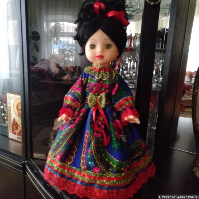 Сколько же их должно быть в линейке. Куклы 8 Марта -этнические костюмы (фото 5)